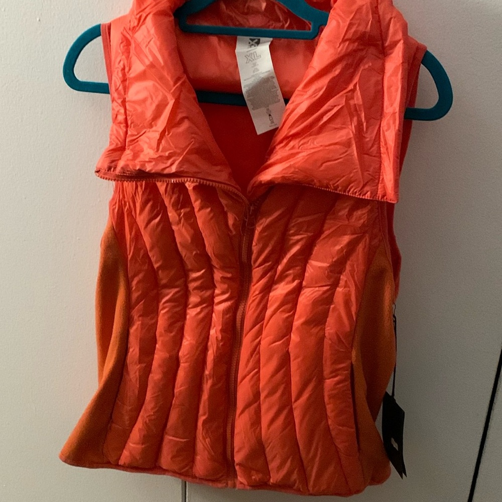 Women’s zipper vest